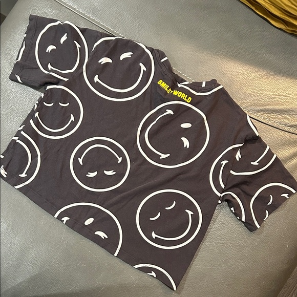 H&M Smiley Face Black kids Cropped T-Shirt size 12/14 - Picture 4 of 4